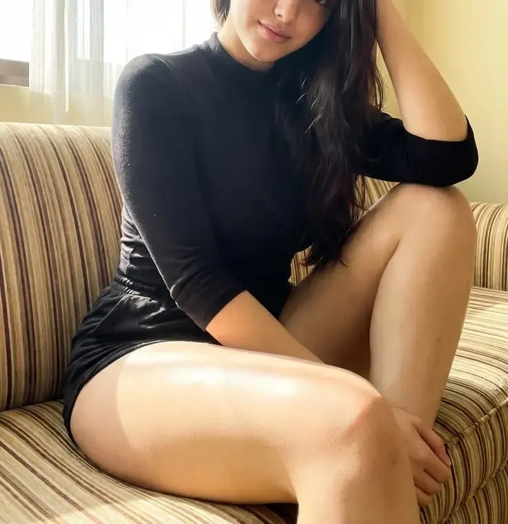Kavya Khanna, escort model in Race Course